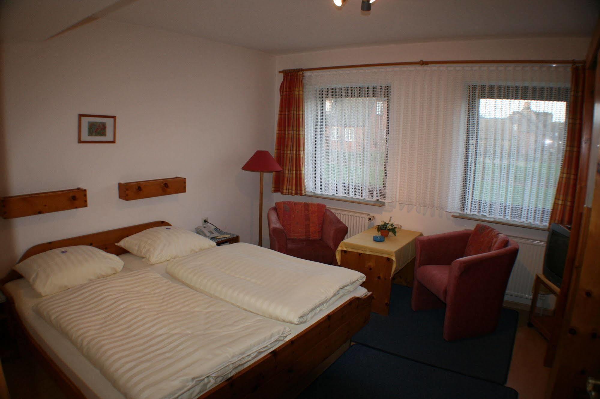 Hotel Garni Zur Post Utersum Exterior foto